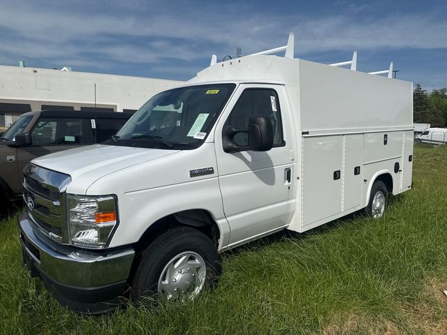 2026 Ford E-Series Base