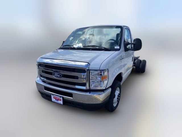 2026 Ford E-Series Base