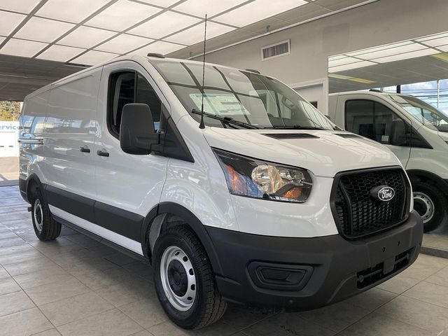2026 Ford Transit Base