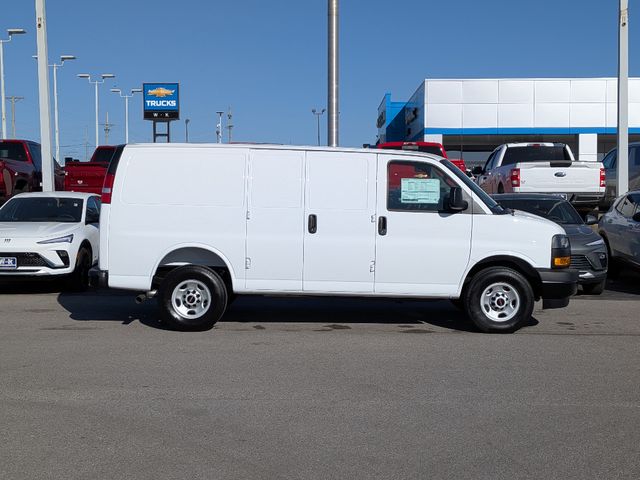 2026 GMC Savana Base