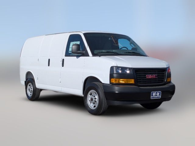 2026 GMC Savana Base