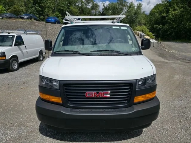 2026 GMC Savana Base