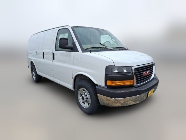 2026 GMC Savana Base
