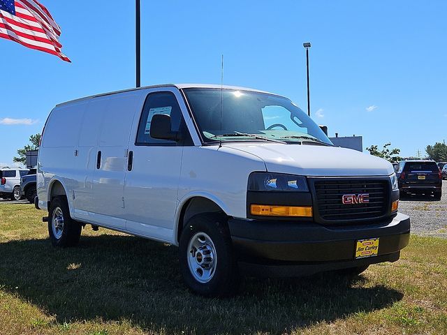 2026 GMC Savana Base