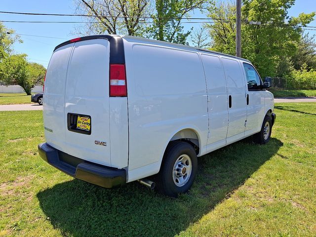 2026 GMC Savana Base