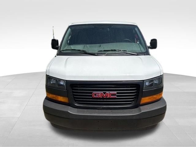 2026 GMC Savana Base