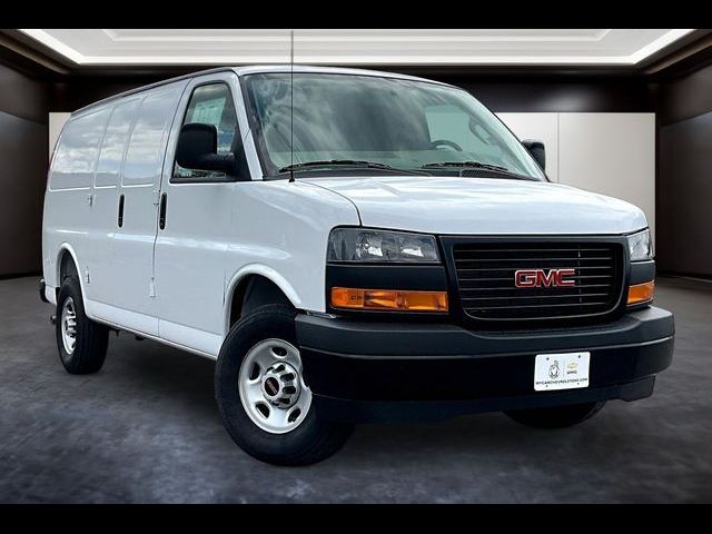 2026 GMC Savana Base