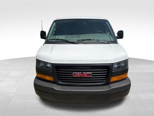 2026 GMC Savana Base