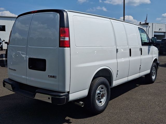 2026 GMC Savana Base