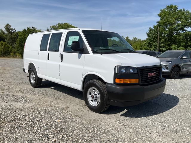 2026 GMC Savana Base