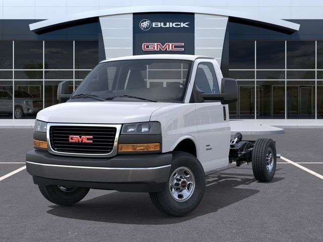 2026 GMC Savana Base
