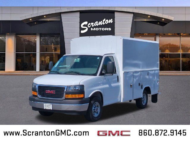 2026 GMC Savana Base