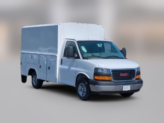 2026 GMC Savana Base