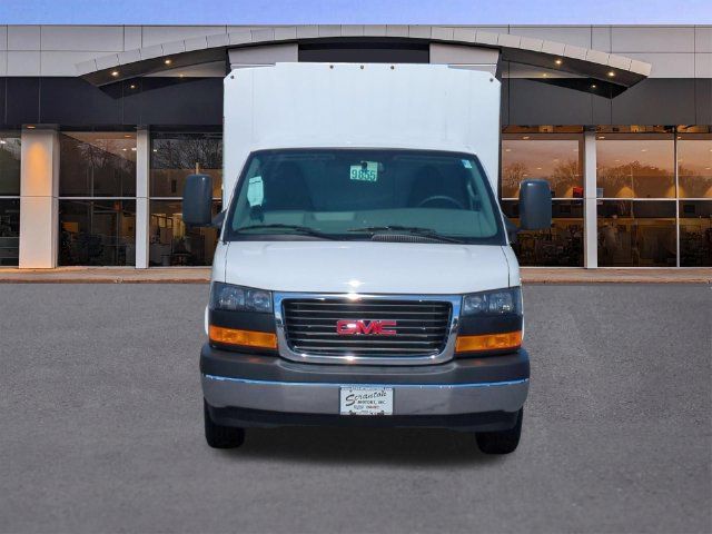 2026 GMC Savana Base