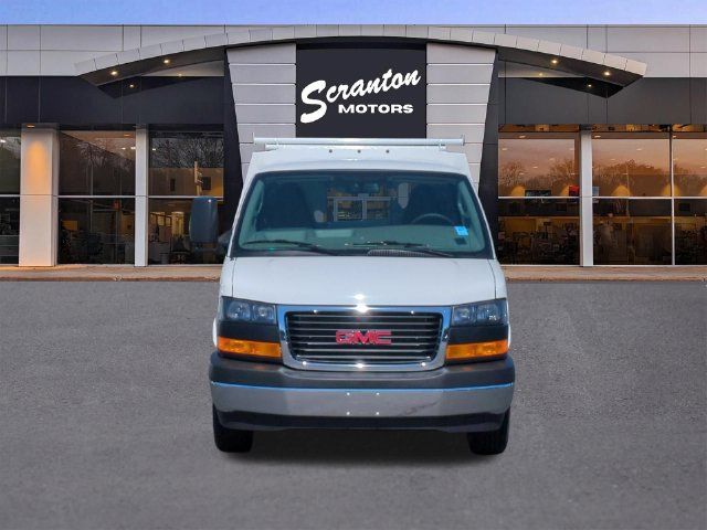 2026 GMC Savana Base