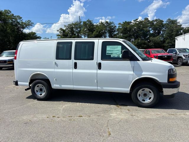 2026 GMC Savana Base