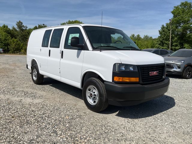 2026 GMC Savana Base