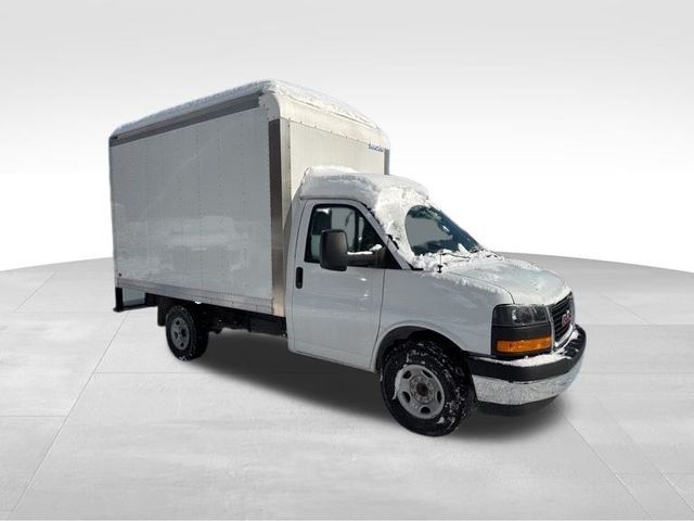 2026 GMC Savana Base