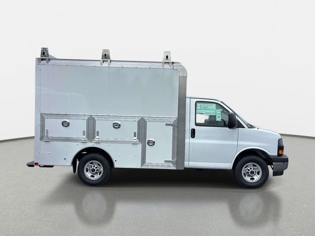 2026 GMC Savana Base