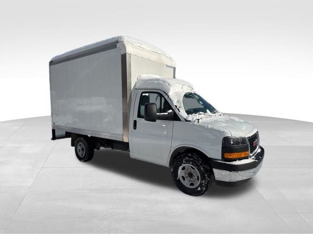 2026 GMC Savana Base