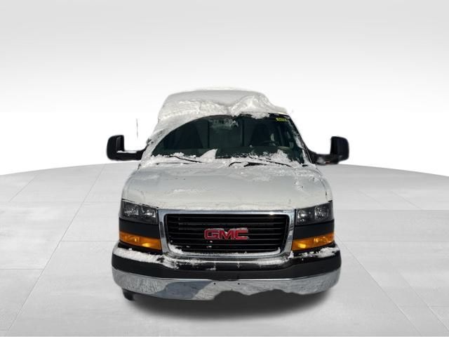 2026 GMC Savana Base