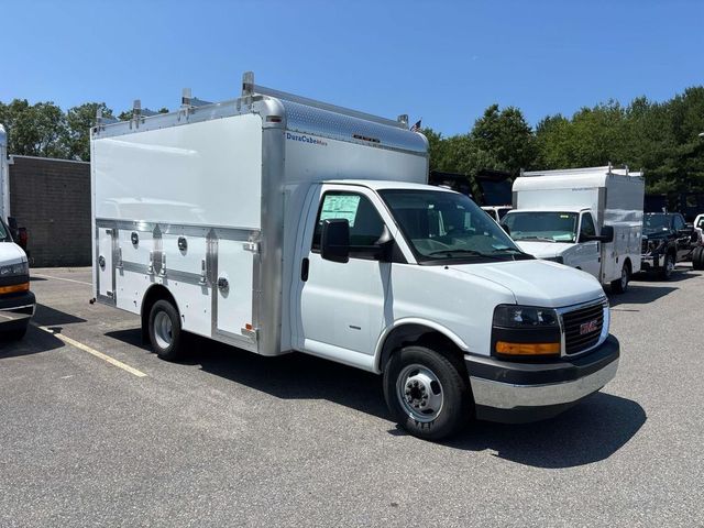 2026 GMC Savana Base