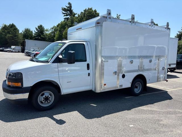 2026 GMC Savana Base