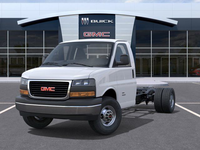 2026 GMC Savana Base