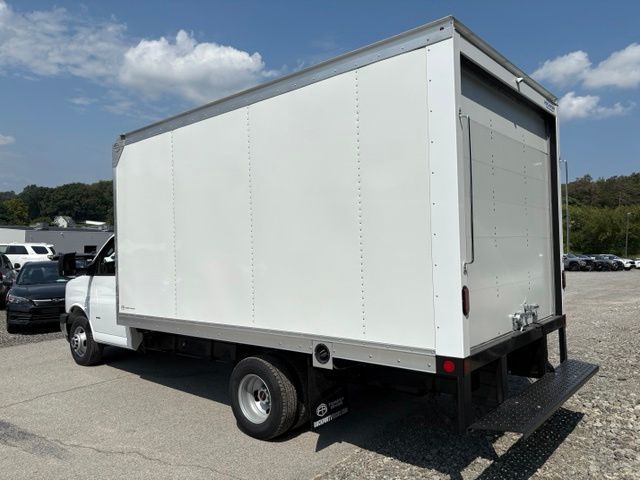 2026 GMC Savana Base
