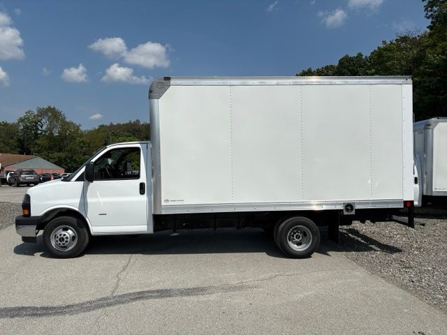 2026 GMC Savana Base