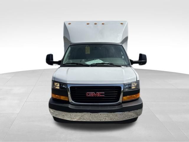2026 GMC Savana Base