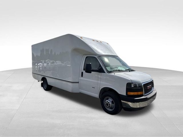 2026 GMC Savana Base