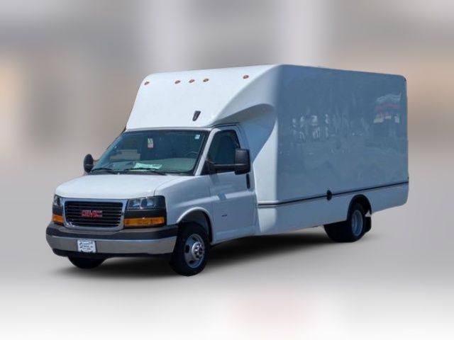 2026 GMC Savana Base