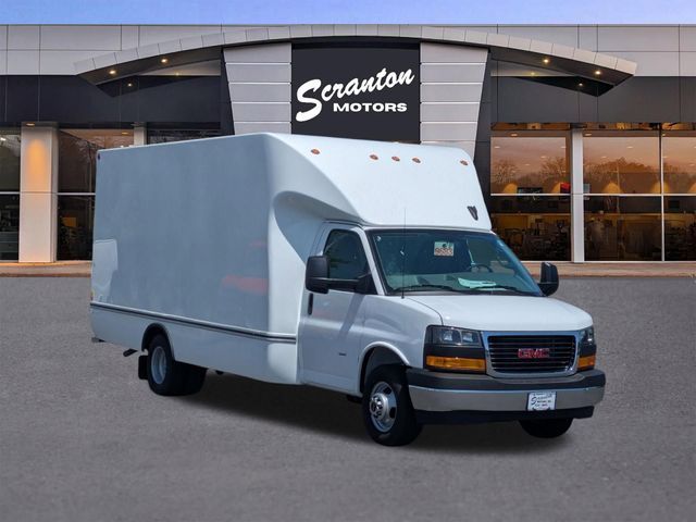 2026 GMC Savana Base