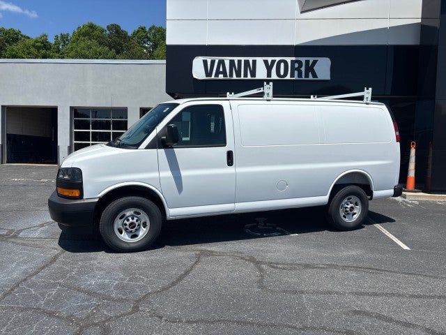 2026 GMC Savana Base