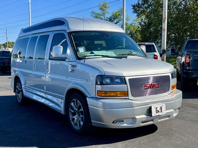 2026 GMC Savana Base