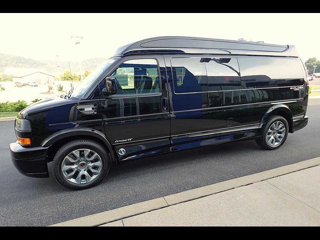 2026 GMC Savana Base