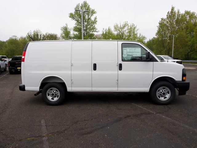 2026 GMC Savana Base