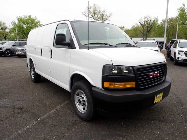 2026 GMC Savana Base