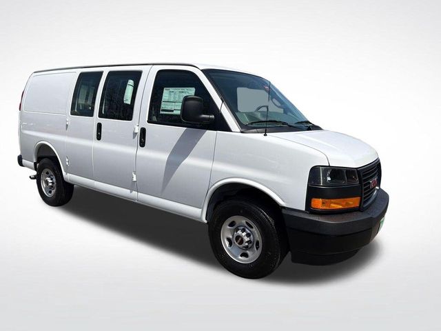 2026 GMC Savana Base