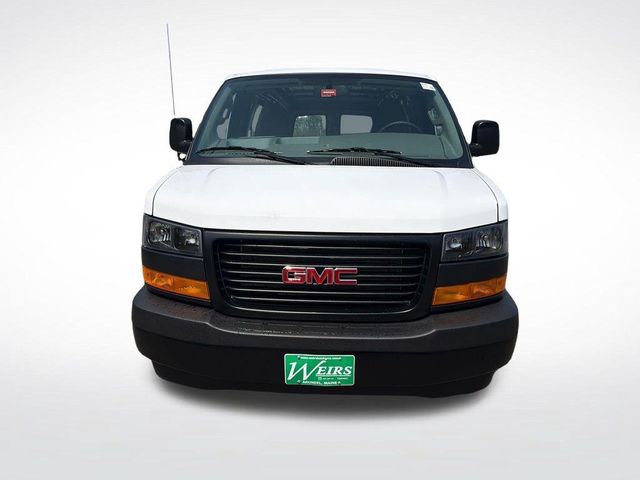 2026 GMC Savana Base