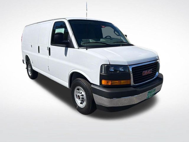 2026 GMC Savana Base