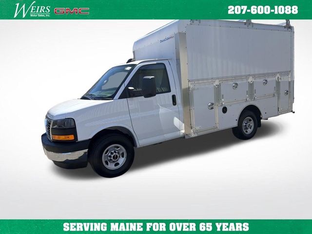 2026 GMC Savana Base