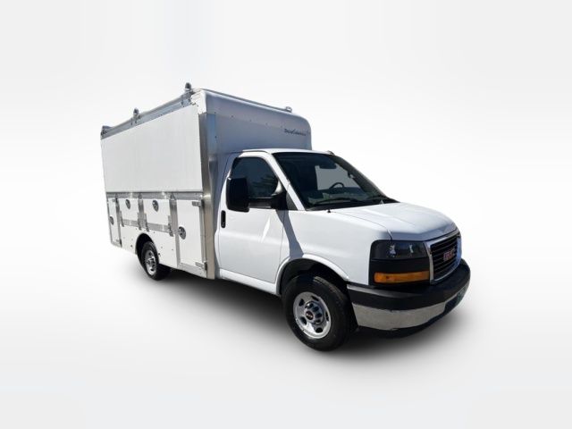 2026 GMC Savana Base