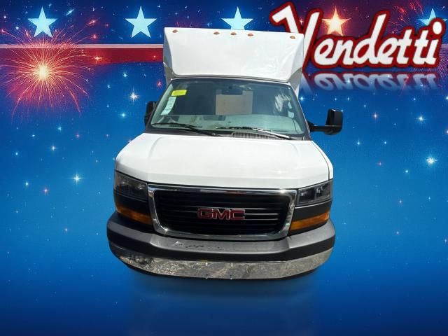 2026 GMC Savana Base