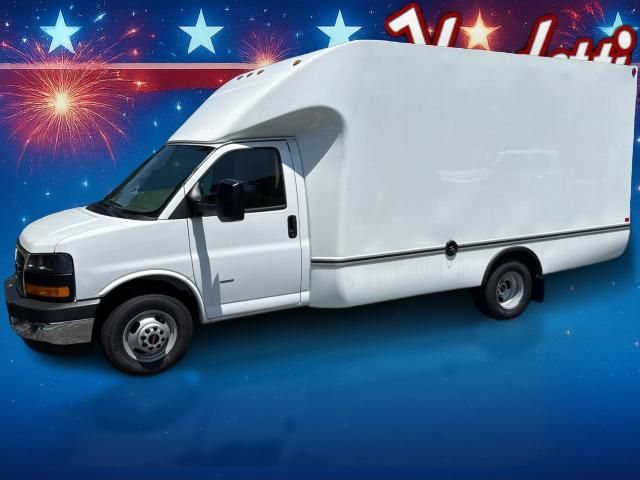 2026 GMC Savana Base