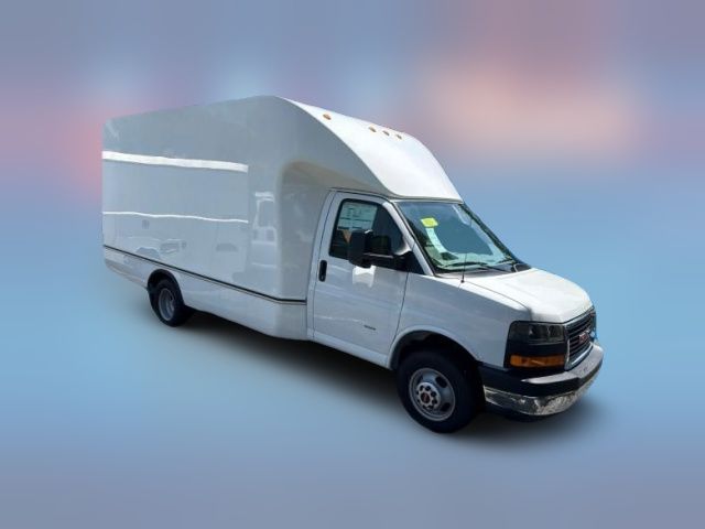 2026 GMC Savana Base