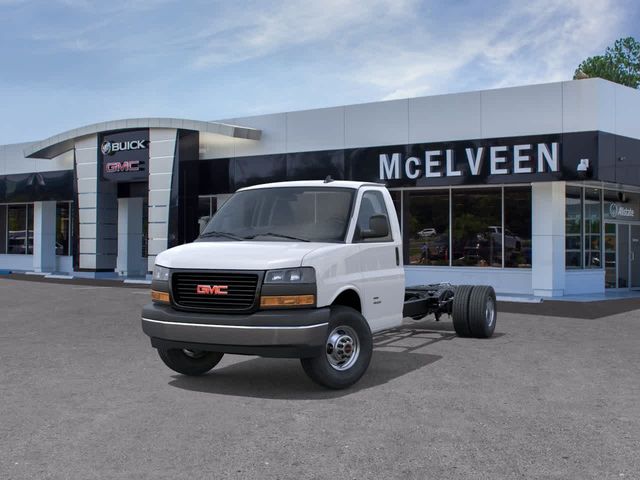 2026 GMC Savana Base
