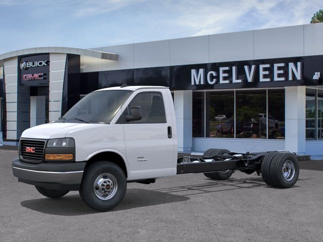 2026 GMC Savana Base