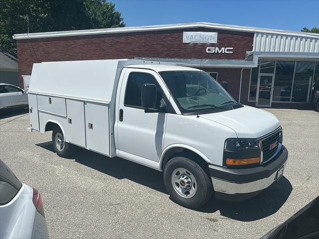 2026 GMC Savana Base